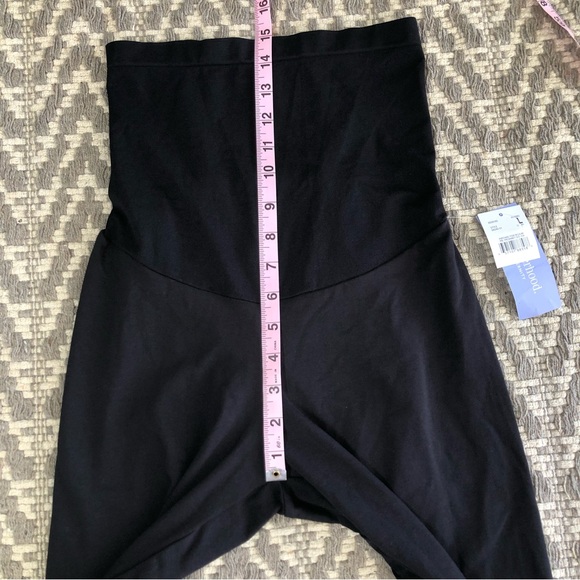 Motherhood Maternity essential stretch secret fit belly maternity crop leggings - Picture 4 of 10